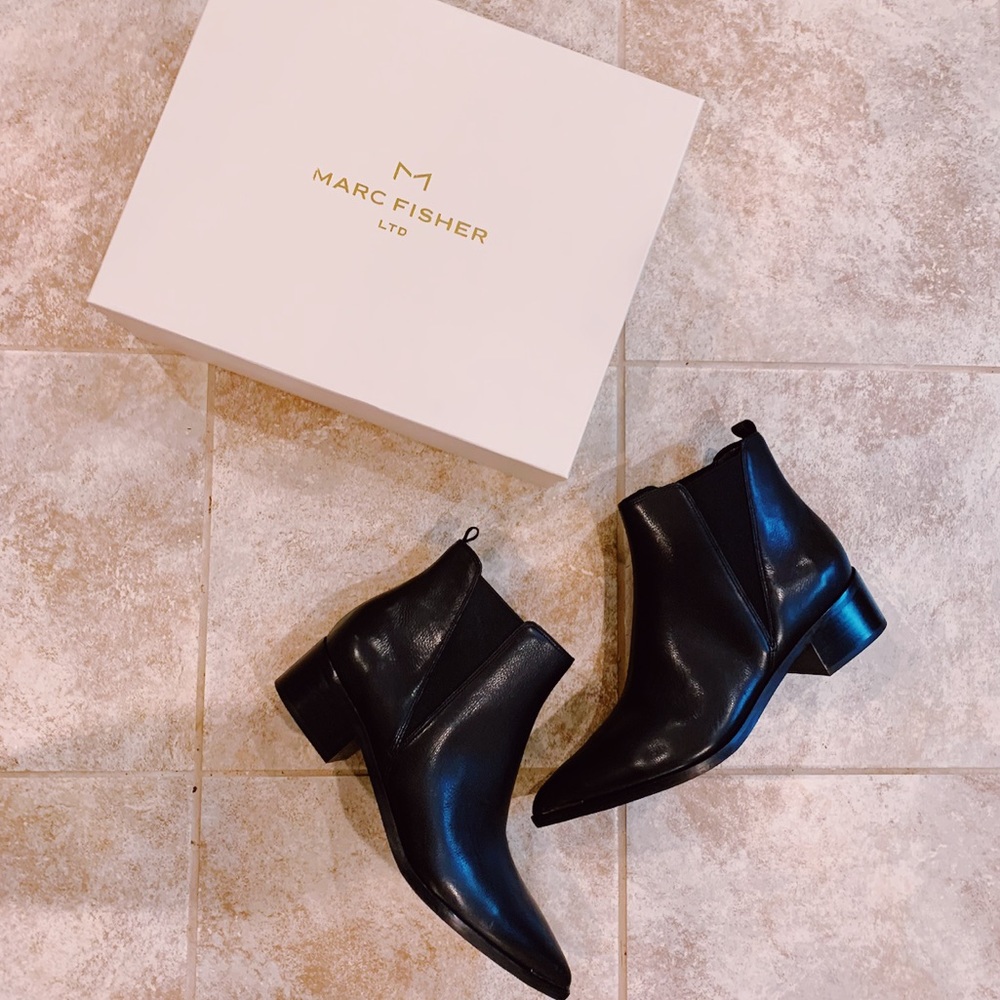 MARC FISHER YALE BLACK LEATHER POINTED BOOTIES - Picture 4 of 4